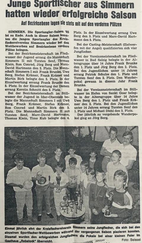 Vergilbter Zeitungsartikel von 1985 über die jungen Sportfischer aus Simmern